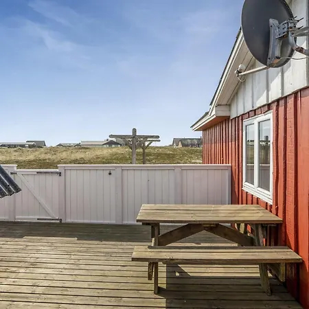 Hansen - 75m From The Sea By Interhome
